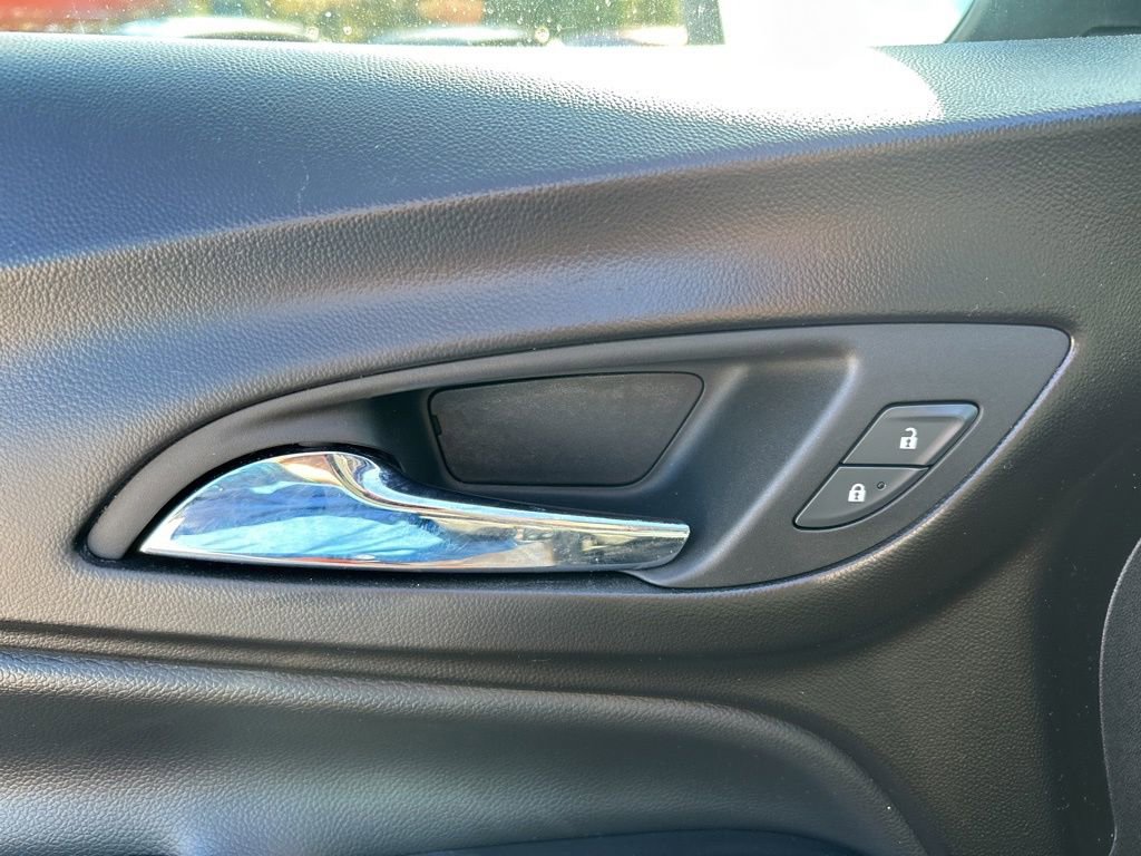 Used 2019 Chevrolet Equinox Premier image 12