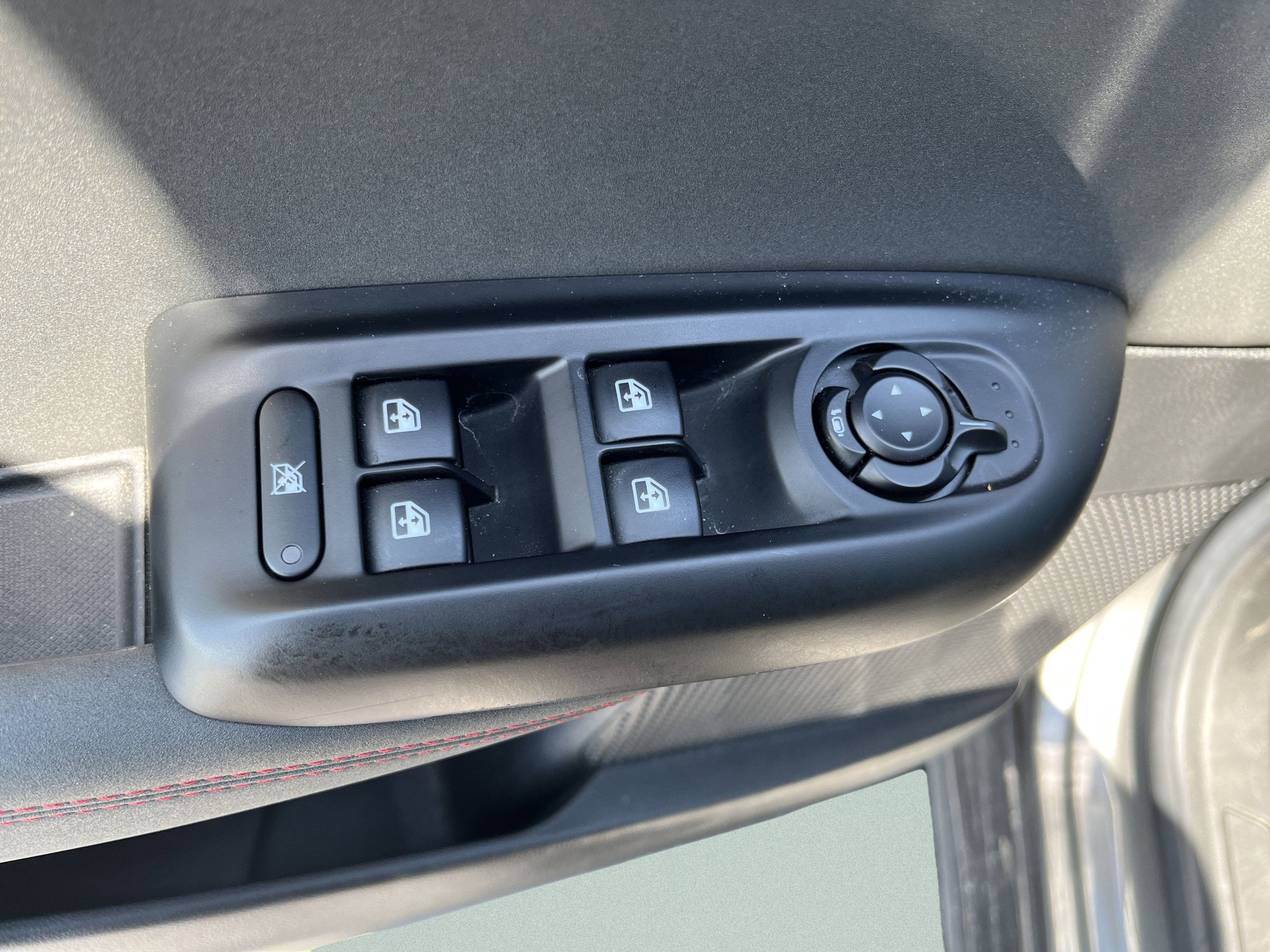 Used 2024 Dodge Hornet R/T w/ R/T Blacktop Package image 18