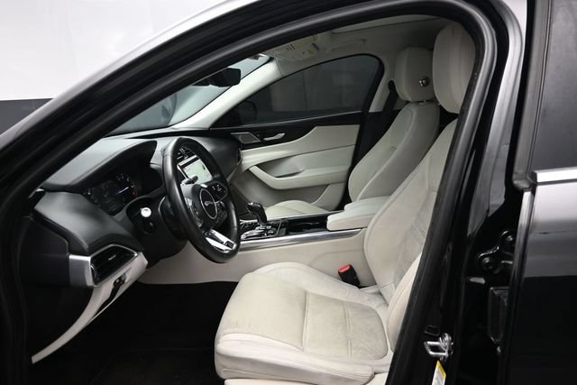 Used 2020 Jaguar XE S RWD image 7