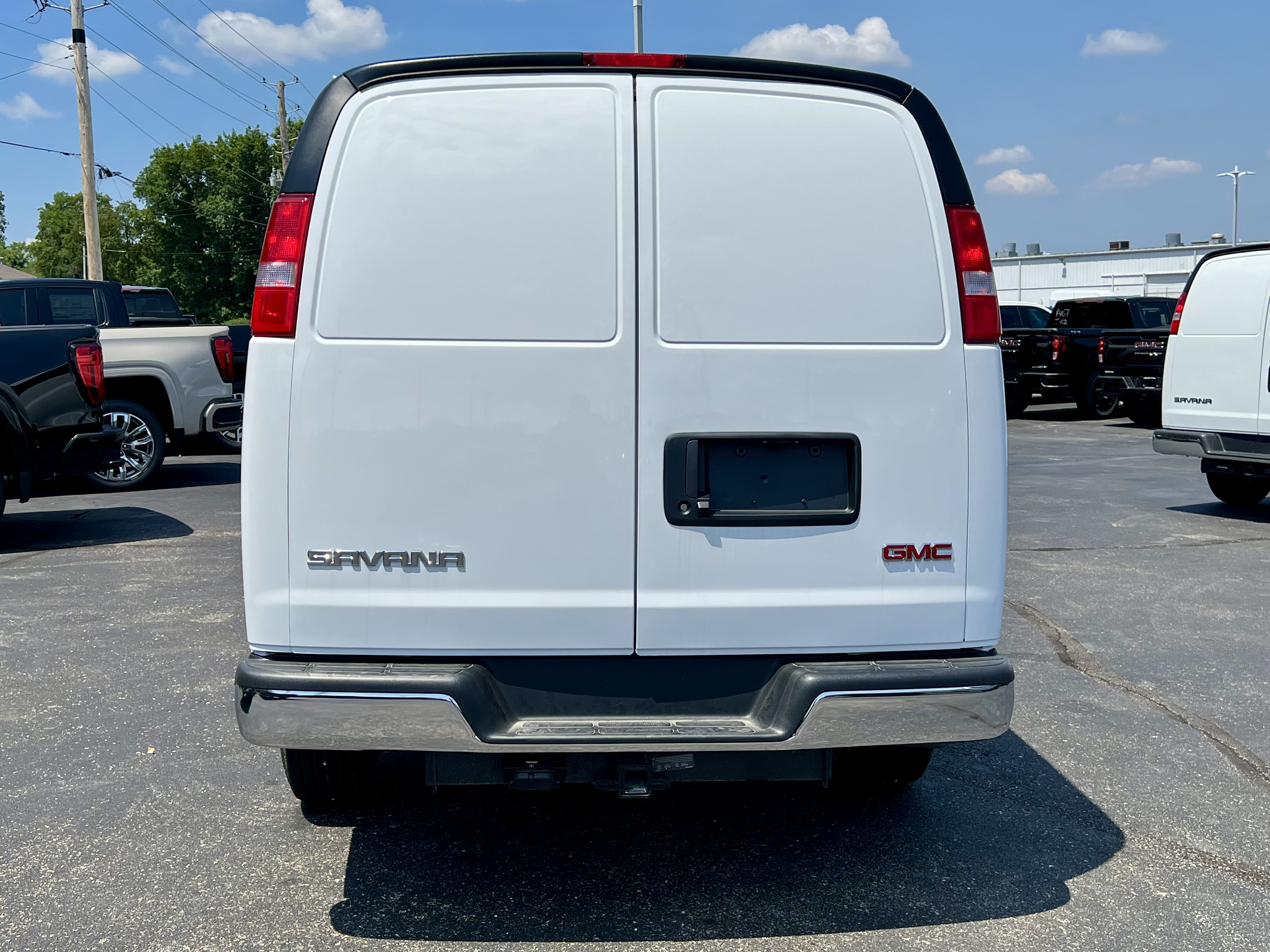 New 2026 GMC Savana 2500 Extended w/ Enhanced Convenience Package RWD image 4