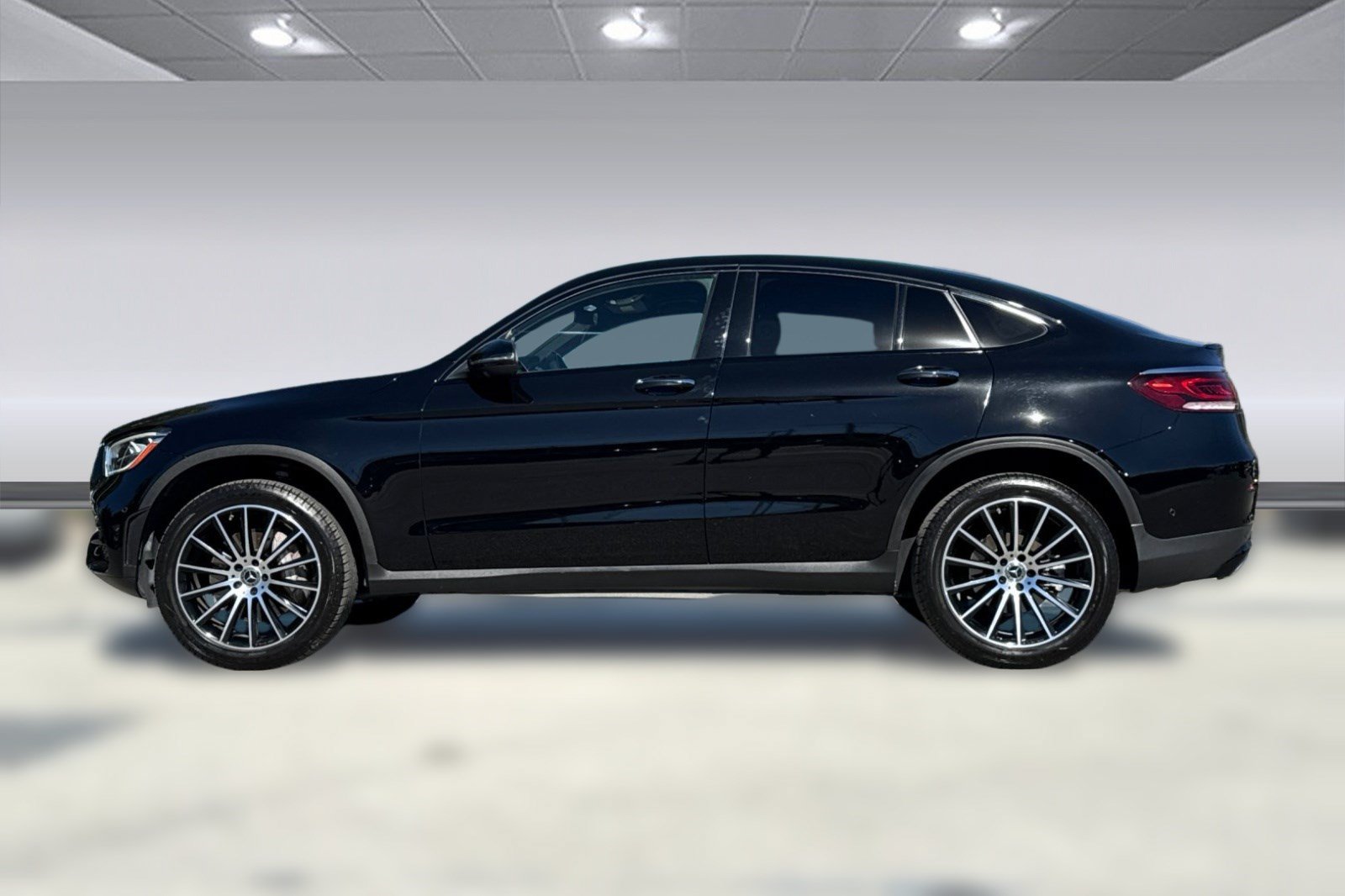 Used 2020 Mercedes-Benz GLC 300 4MATIC Coupe image 2