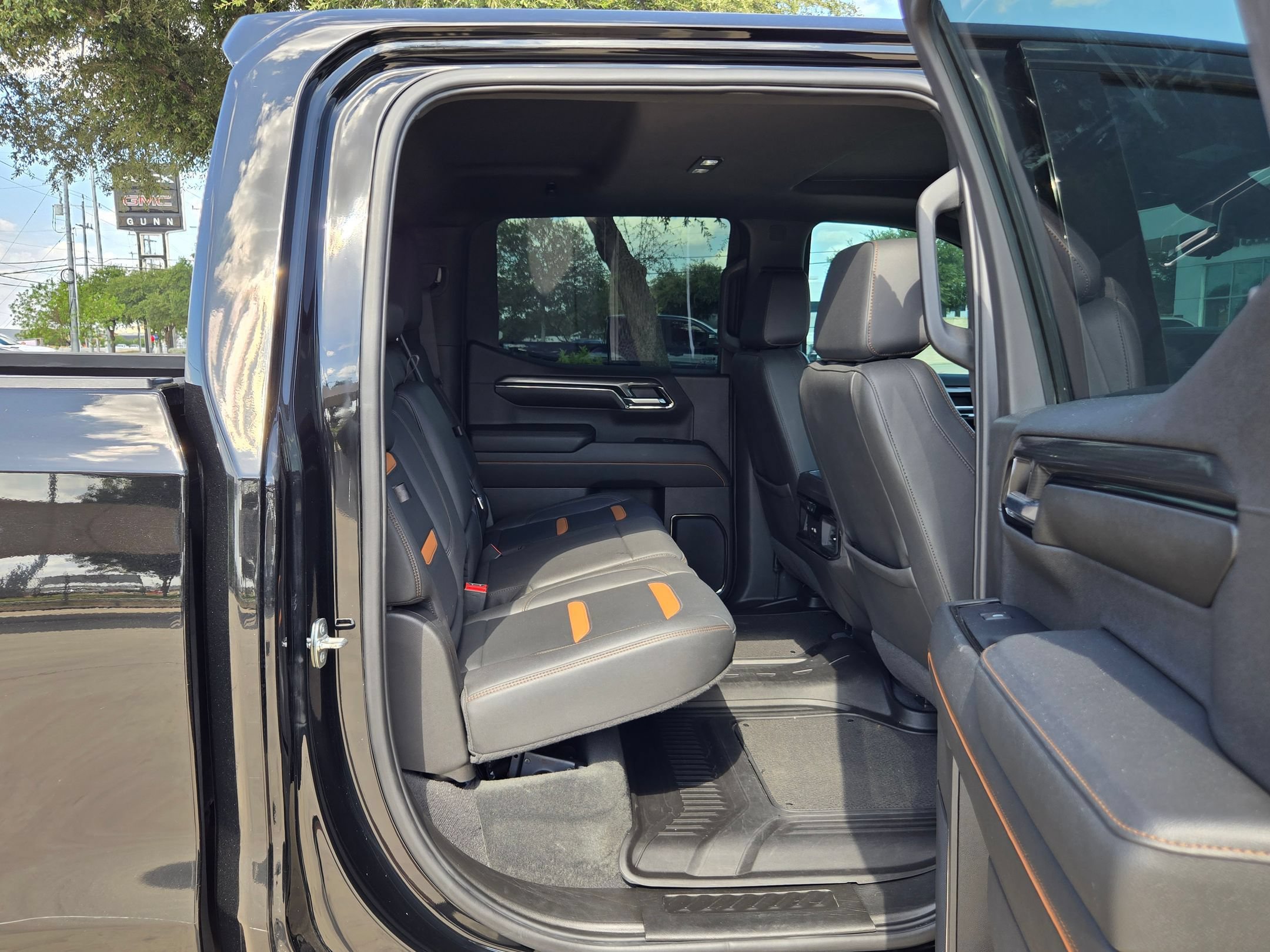 Certified 2024 GMC Sierra 1500 AT4 w/ Technology Package AWD/4WD image 23