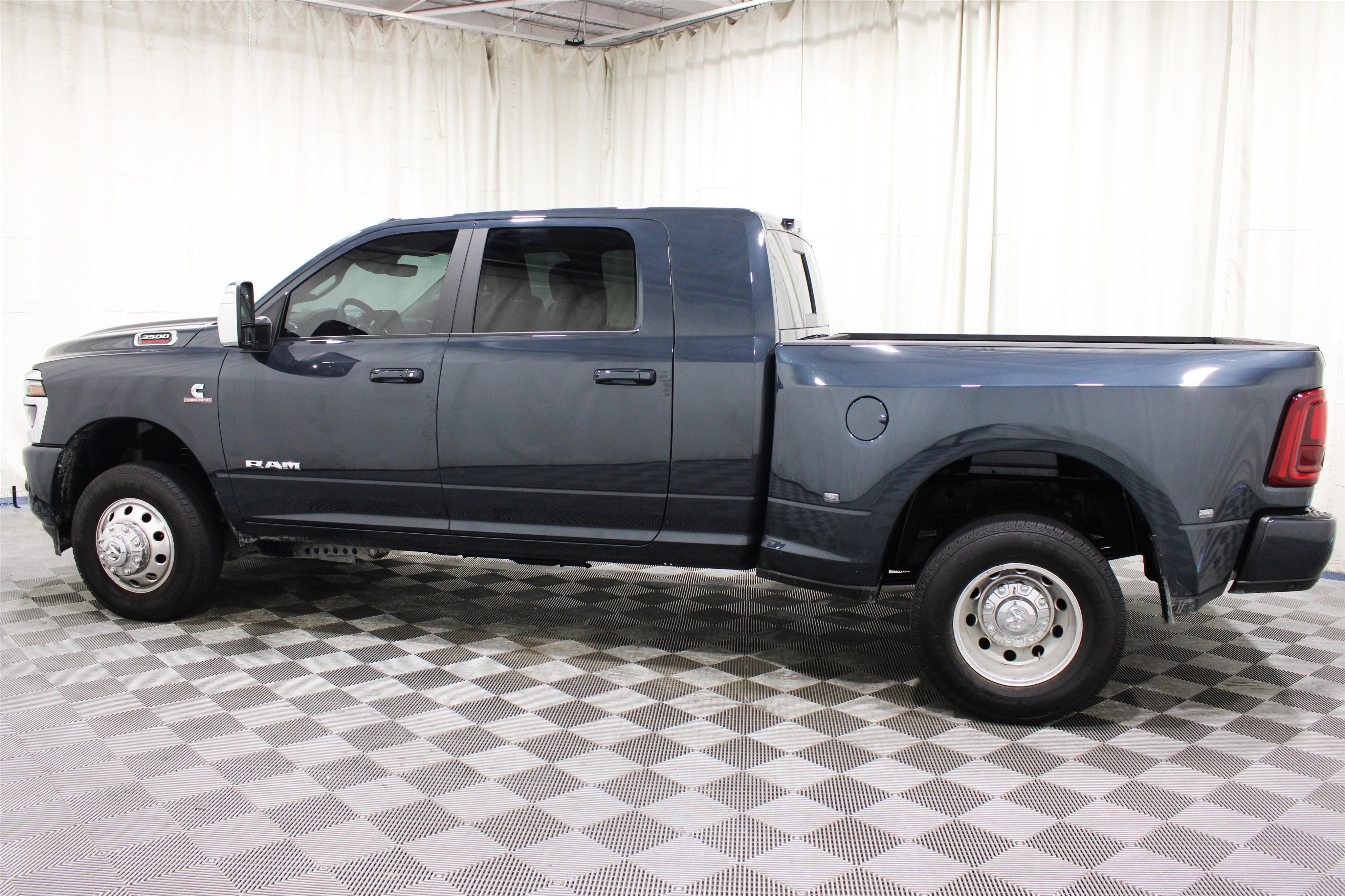 Used 2026 RAM 3500 Laramie AWD/4WD image 36