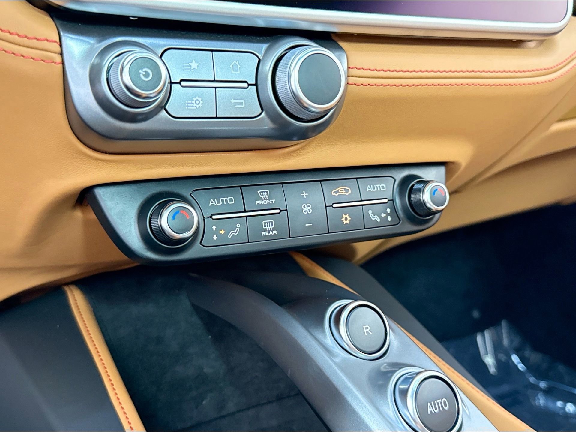 Certified 2022 Ferrari Portofino M image 12