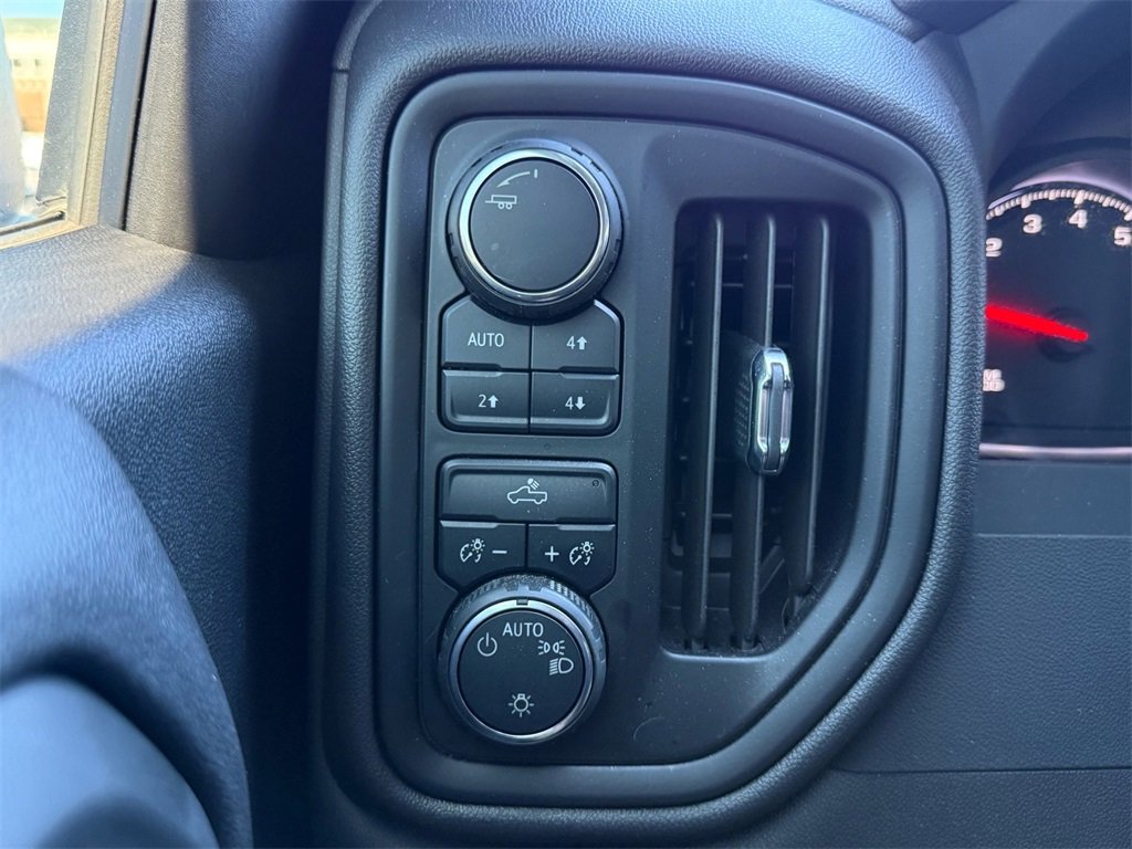 Used 2024 Chevrolet Silverado 1500 Custom Trail Boss w/ LPO, Dark Essentials Package image 19