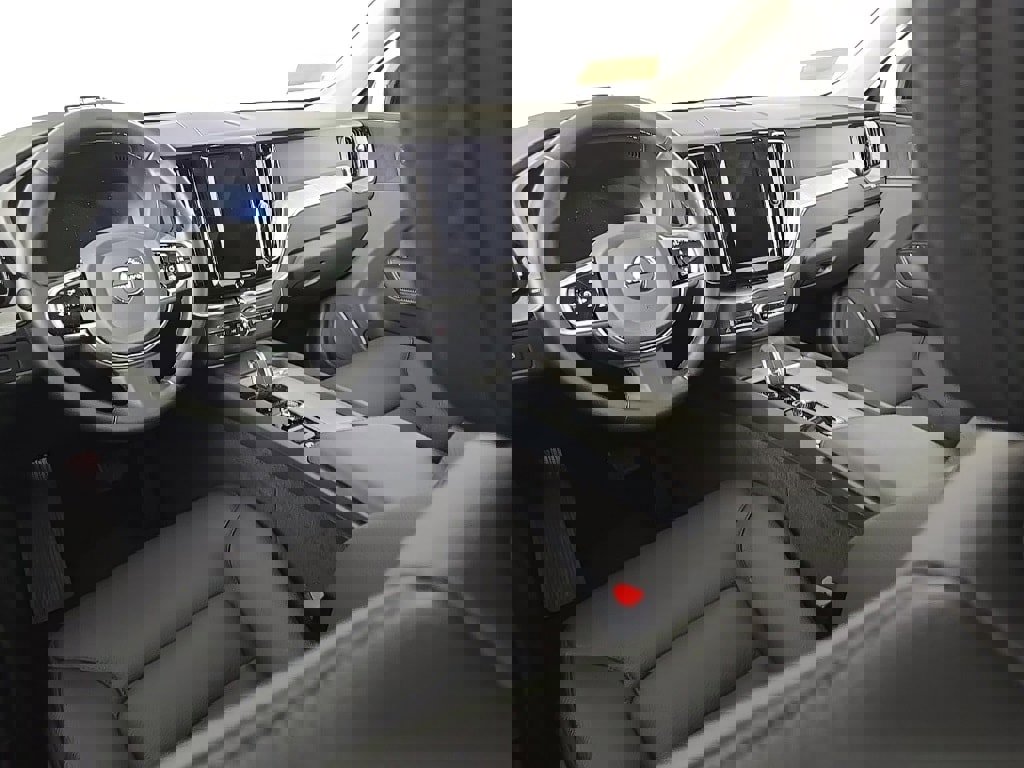 New 2025 Volvo XC60 B5 Plus w/ Protection Package Premier image 21