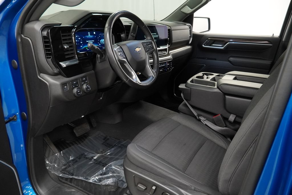 Certified 2022 Chevrolet Silverado 1500 LT AWD/4WD image 12