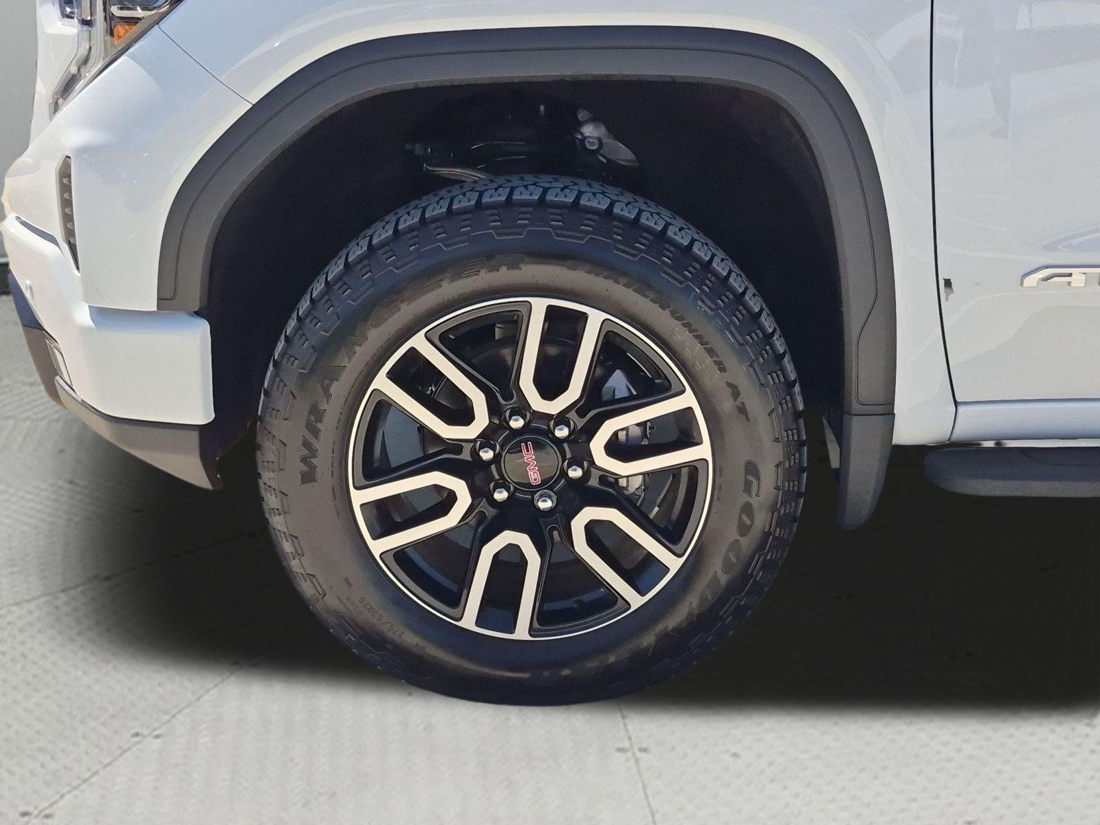 New 2026 GMC Sierra 1500 AT4 w/ Technology Package AWD/4WD image 33