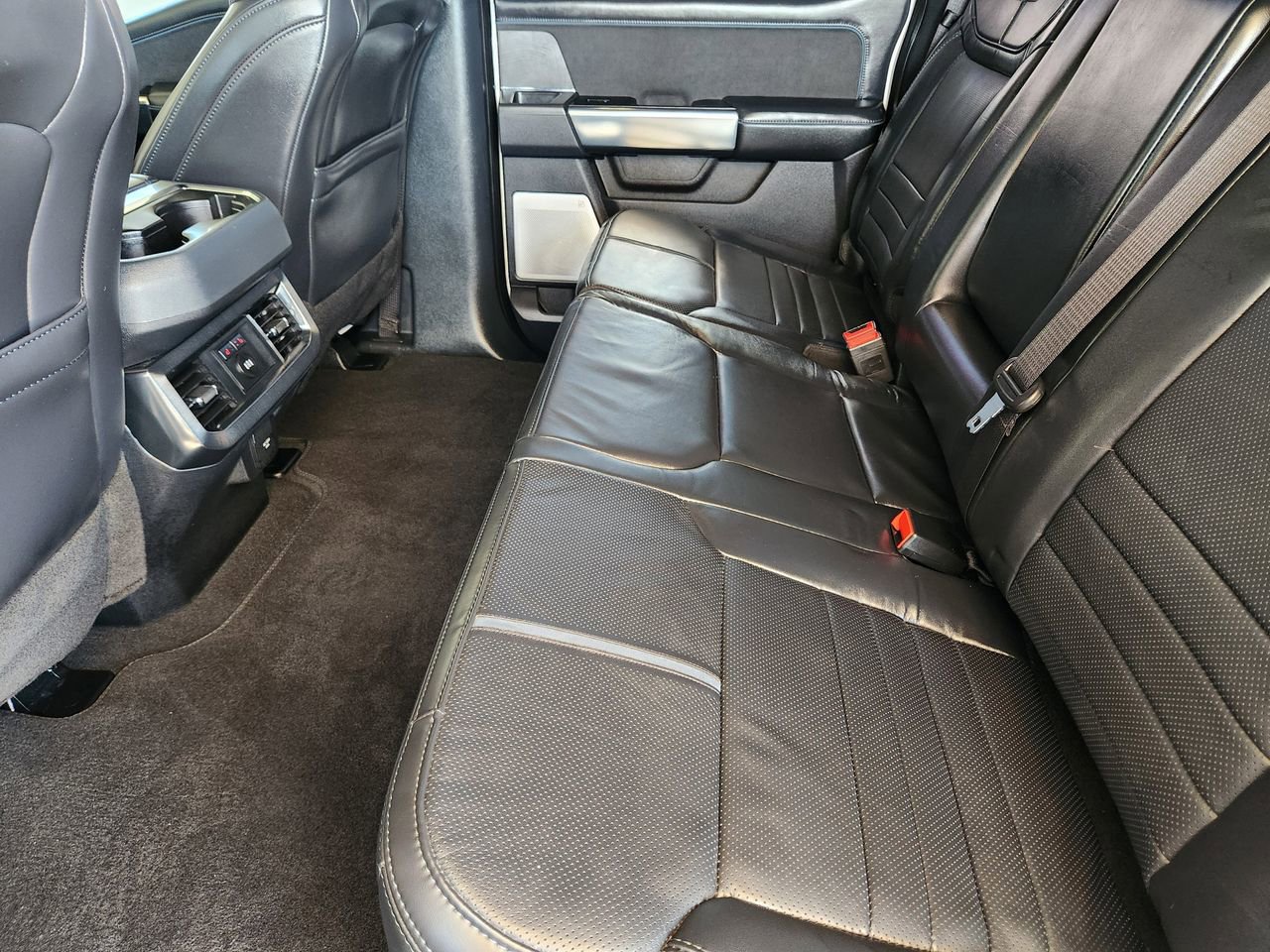 Used 2025 Ford F350 Platinum image 29