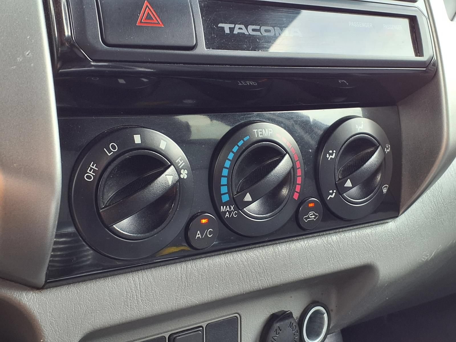 Used 2015 Toyota Tacoma PreRunner w/ TRD Off-Road Package RWD image 25