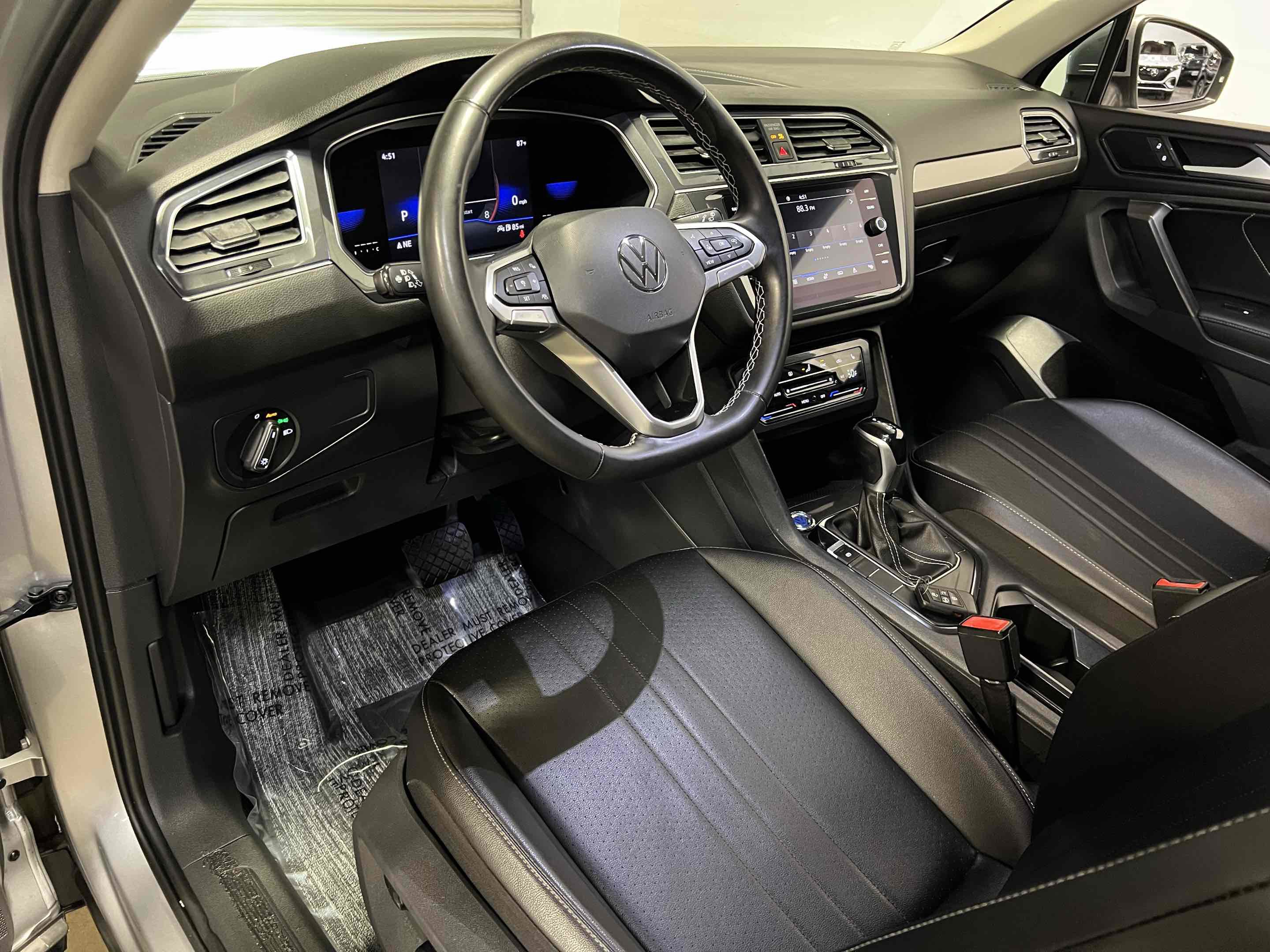 Used 2022 Volkswagen Tiguan SE image 5