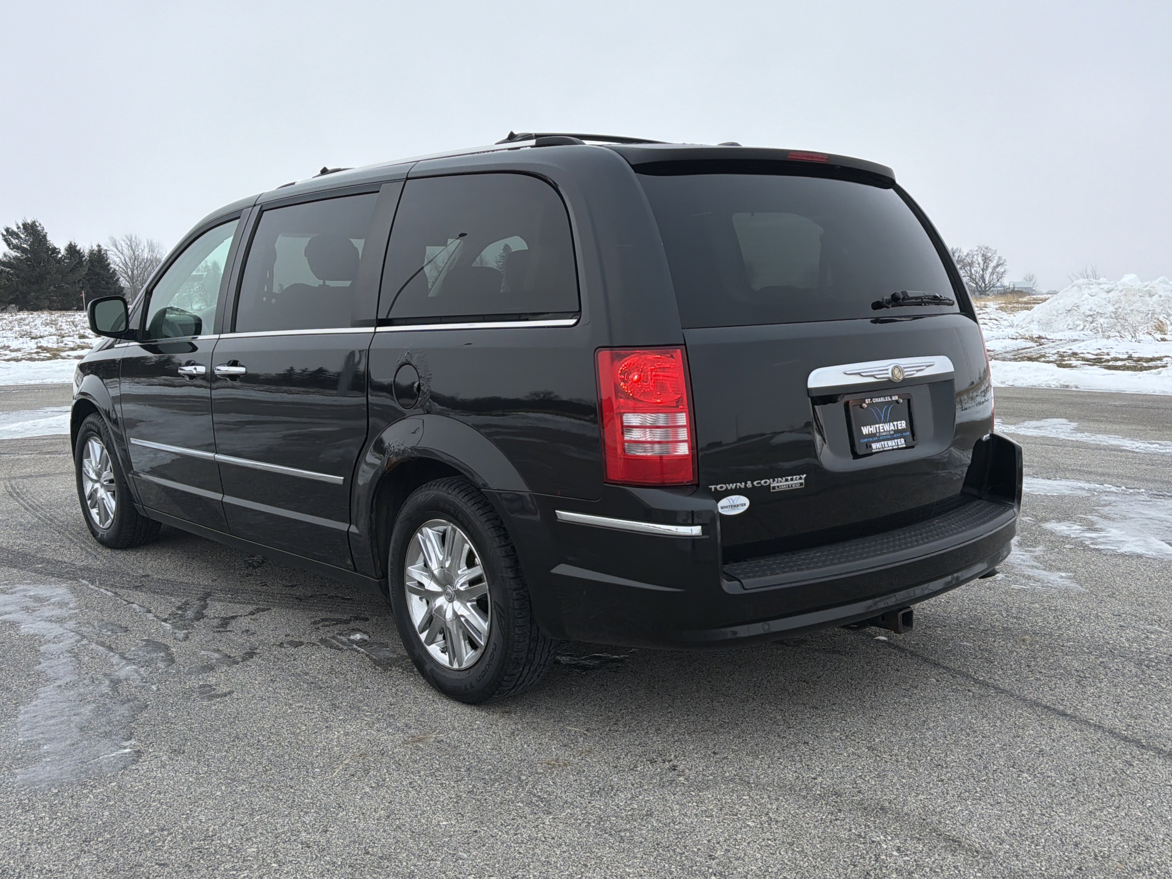Used 2009 Chrysler Town & Country Limited w/ Entertainment Group #3 image 19
