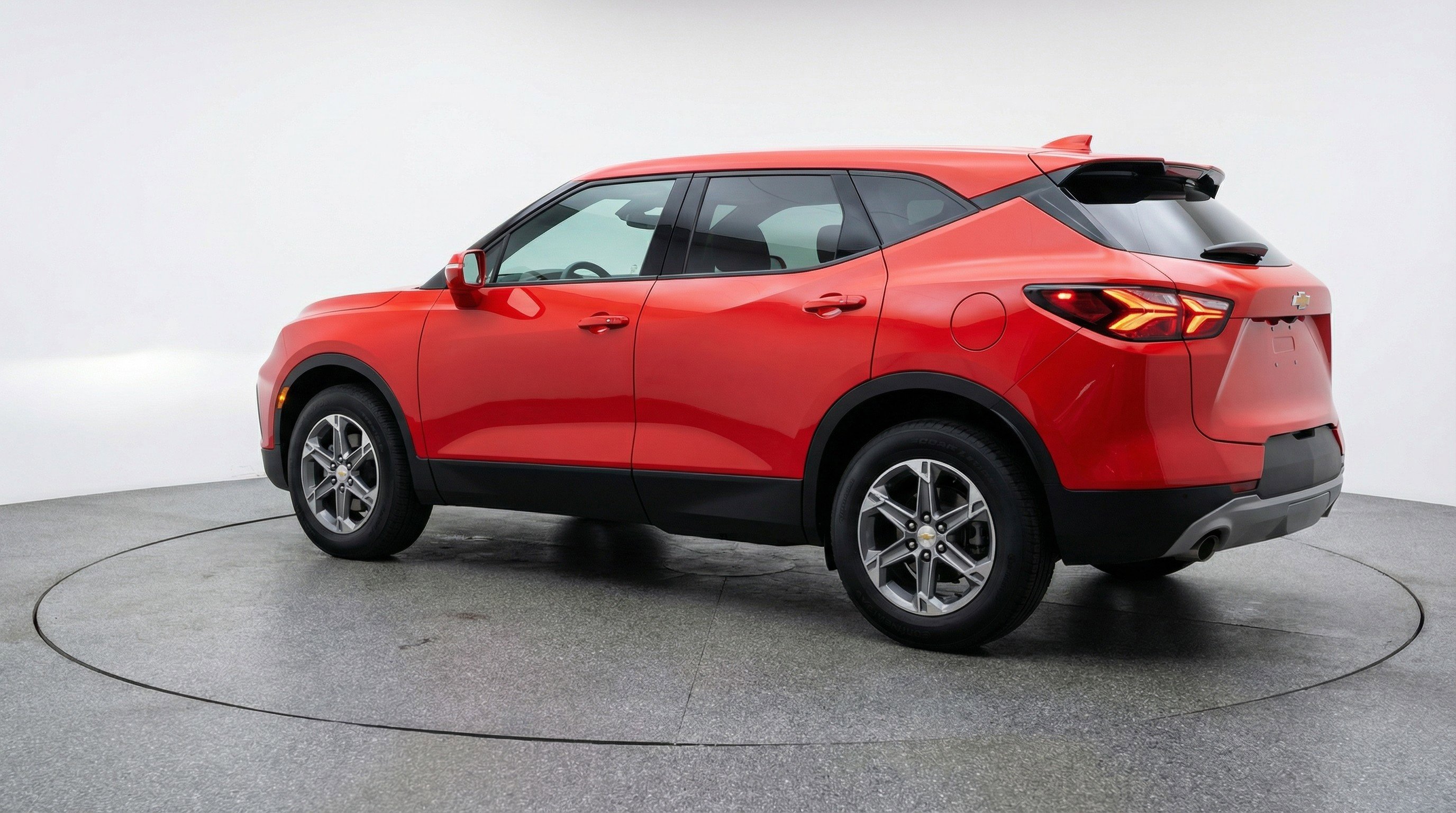 Used 2025 Chevrolet Blazer LT FWD image 6