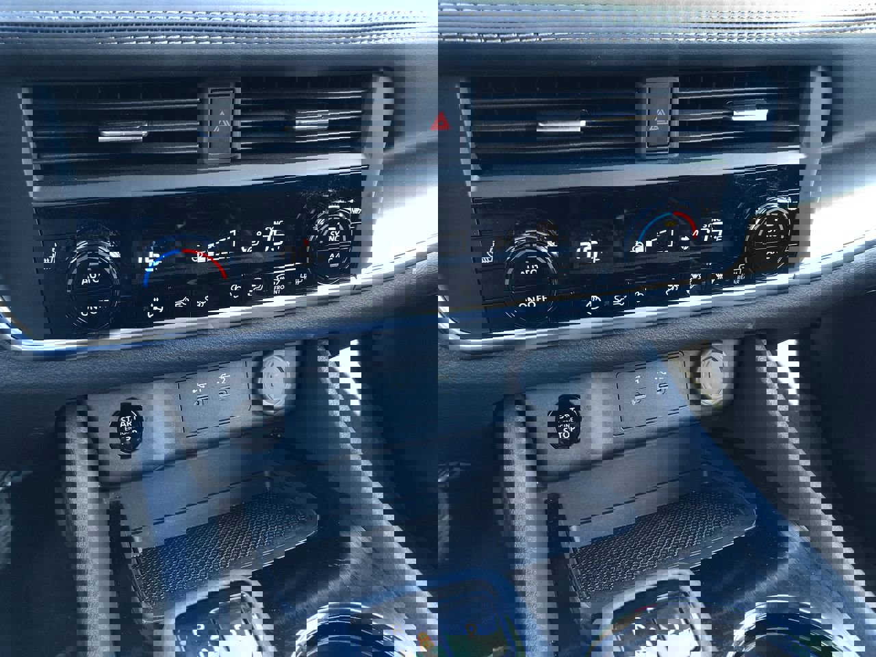 Used 2025 Nissan Rogue SV w/ SV Premium Package image 22