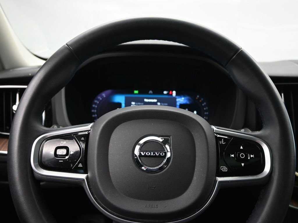 Certified 2023 Volvo XC60 B5 Plus w/ Climate Package AWD/4WD image 10