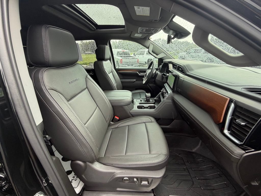 Used 2026 GMC Sierra 1500 Denali AWD/4WD image 24