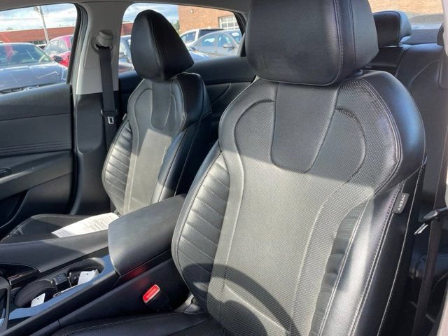 Used 2023 Hyundai Elantra Limited FWD image 10