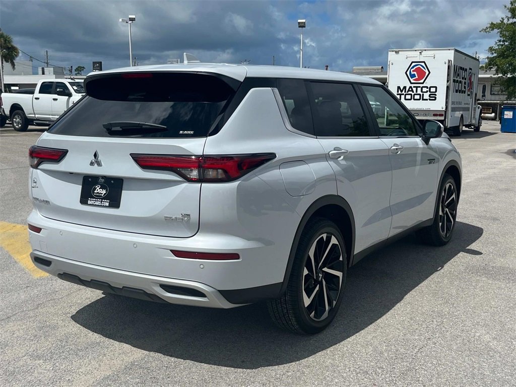 New 2025 Mitsubishi Outlander SE image 5