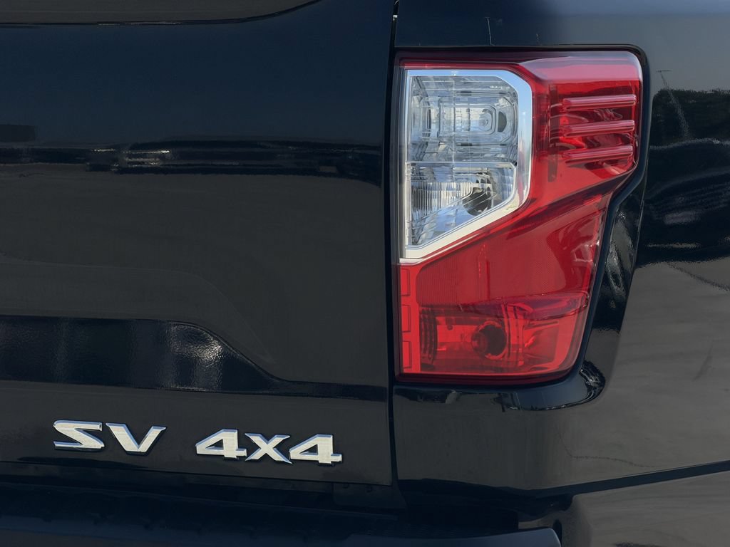 Used 2021 Nissan Titan SV w/ SV Convenience Package AWD/4WD image 10