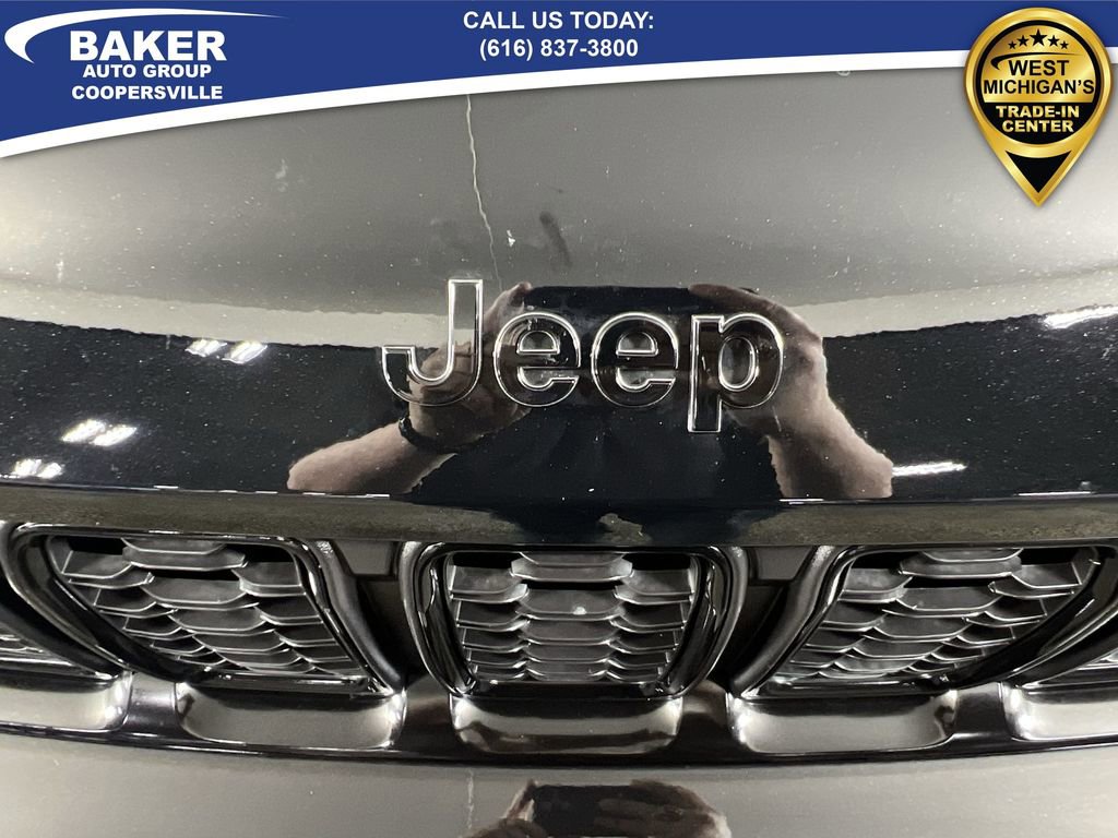 Used 2025 Jeep Grand Cherokee Altitude image 31