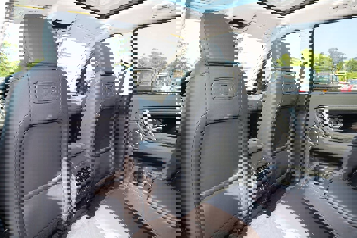 Used 2024 Land Rover Discovery Sport S image 66