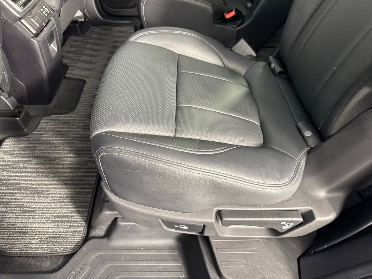 Used 2023 Subaru Ascent Touring image 23