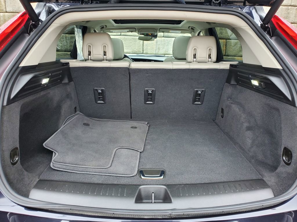 Certified 2023 Cadillac XT4 Luxury image 46