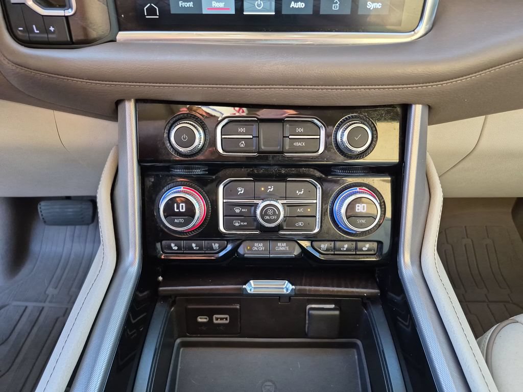 Used 2022 GMC Yukon XL Denali AWD/4WD image 29