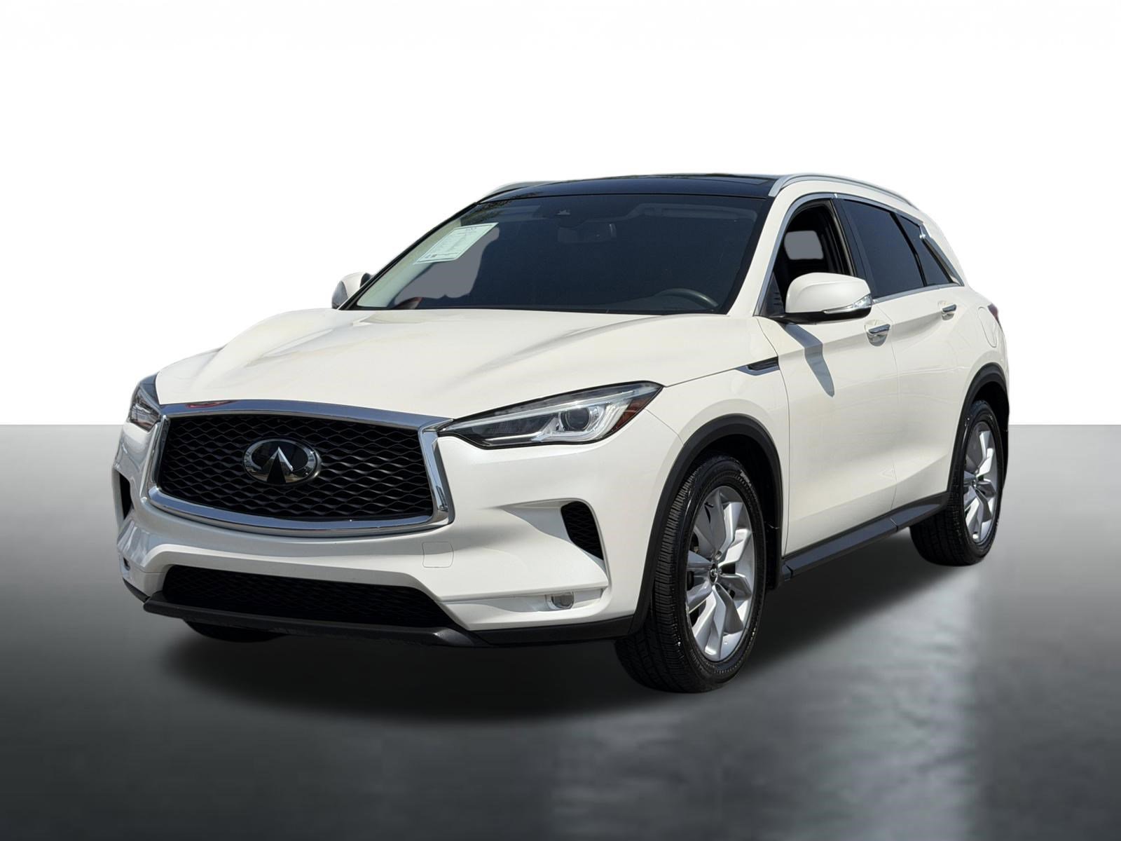 Used 2019 INFINITI QX50 Luxe w/ Navigation Package FWD image 4