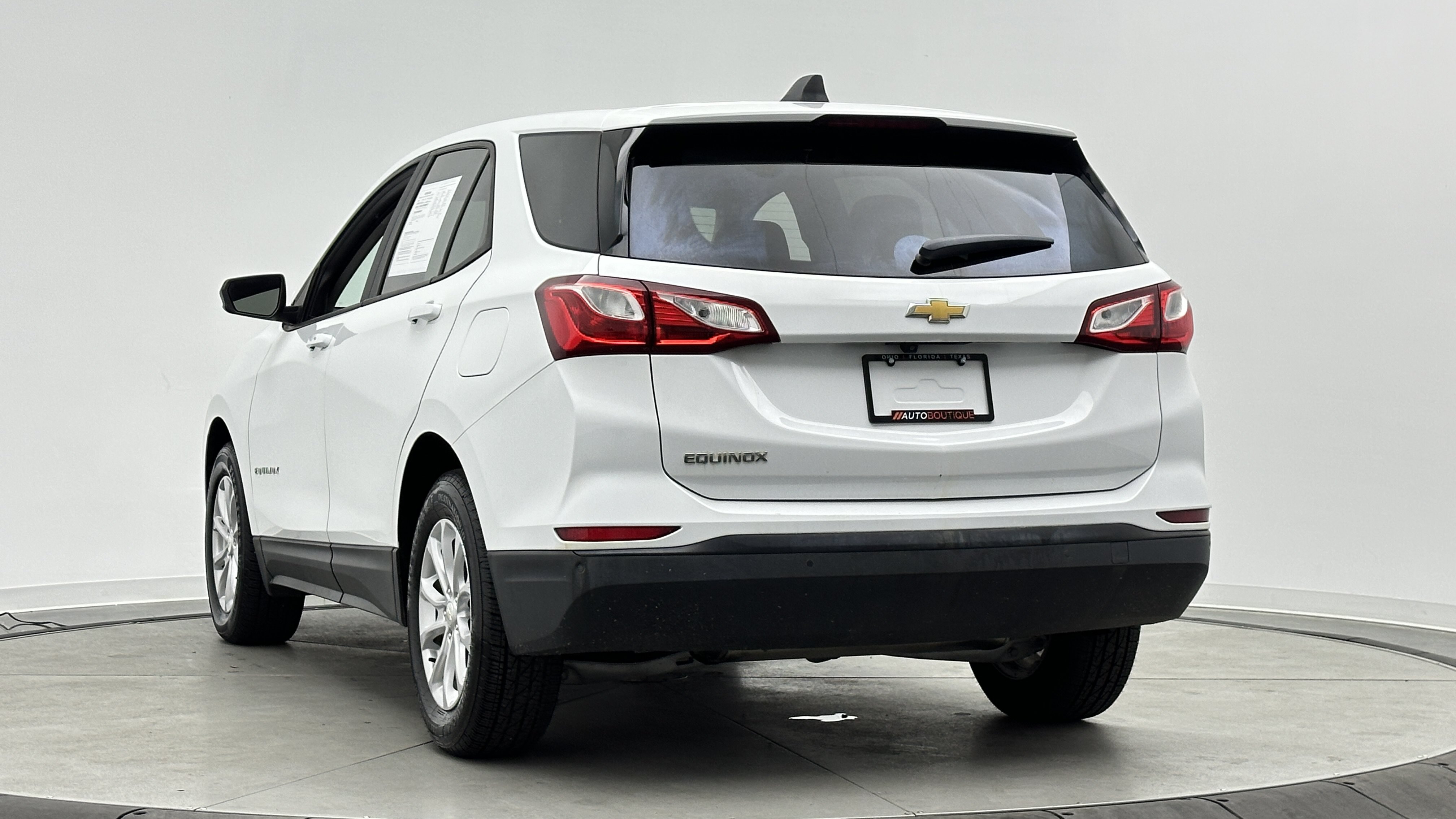 Used 2020 Chevrolet Equinox LS w/ LPO, Cargo Package FWD image 5