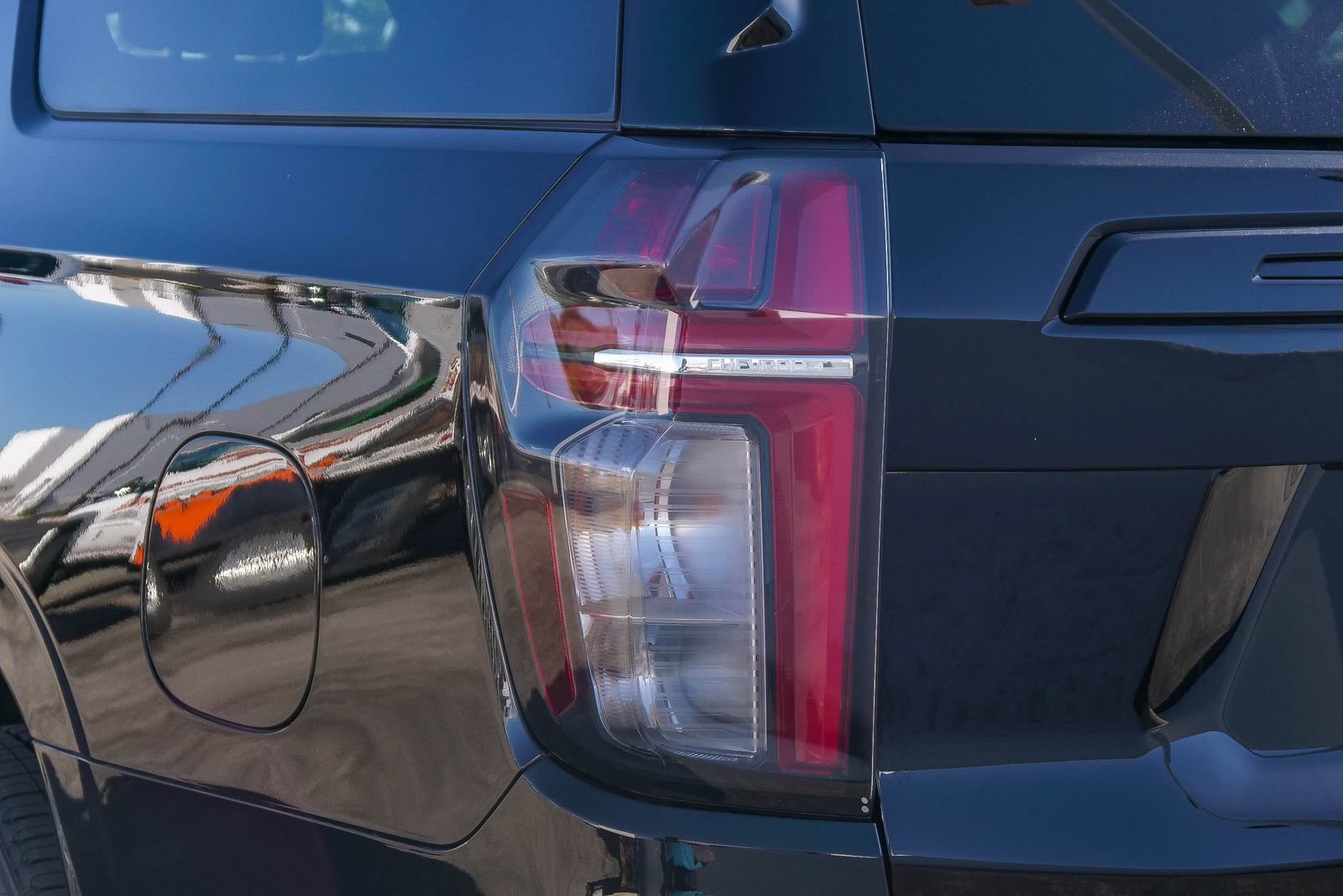 Used 2024 Chevrolet Suburban RST RWD image 10