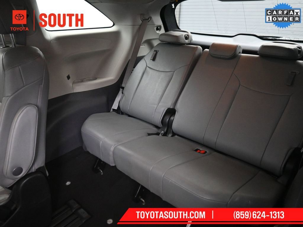 Used 2023 Toyota Sienna XLE image 32