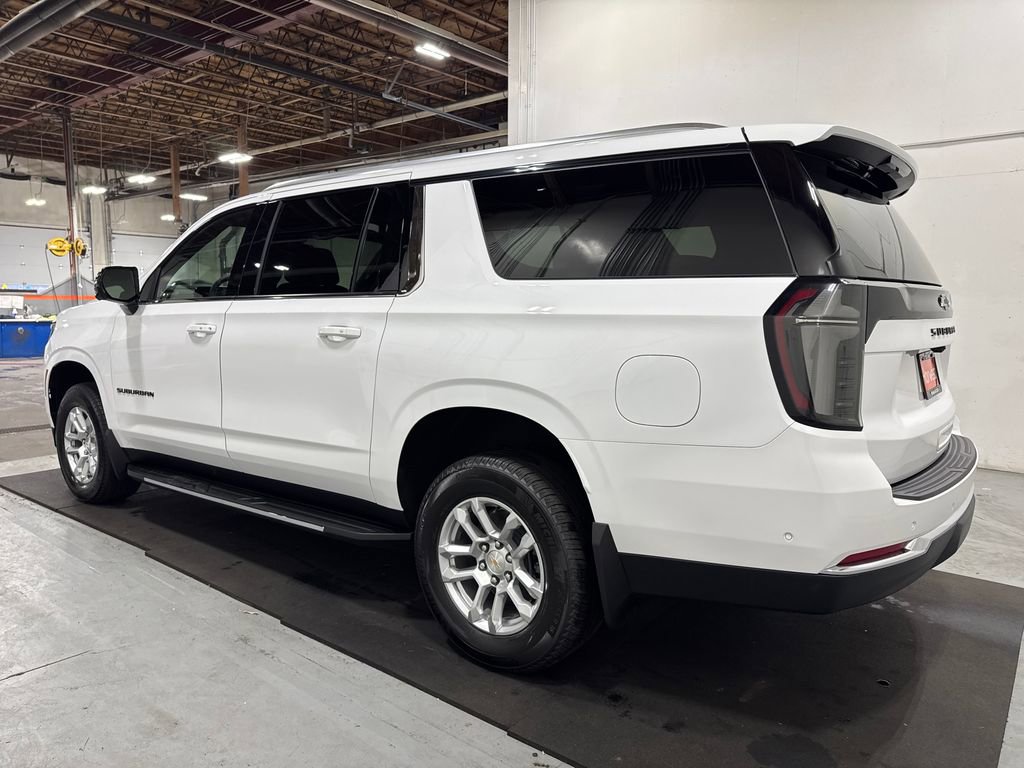 New 2026 Chevrolet Suburban LT image 4