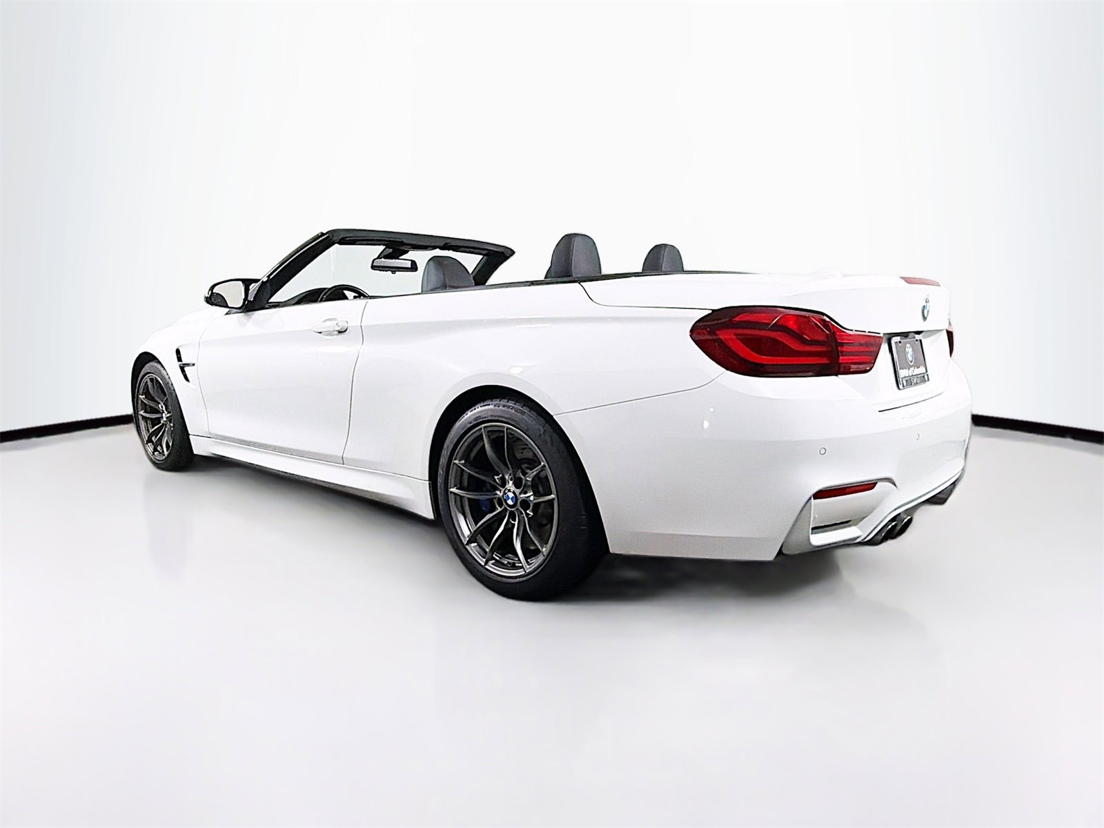 Used 2020 BMW M4 Convertible image 5