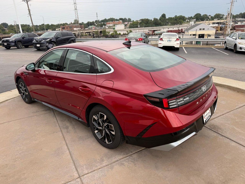 Used 2024 Hyundai Sonata SEL FWD image 9