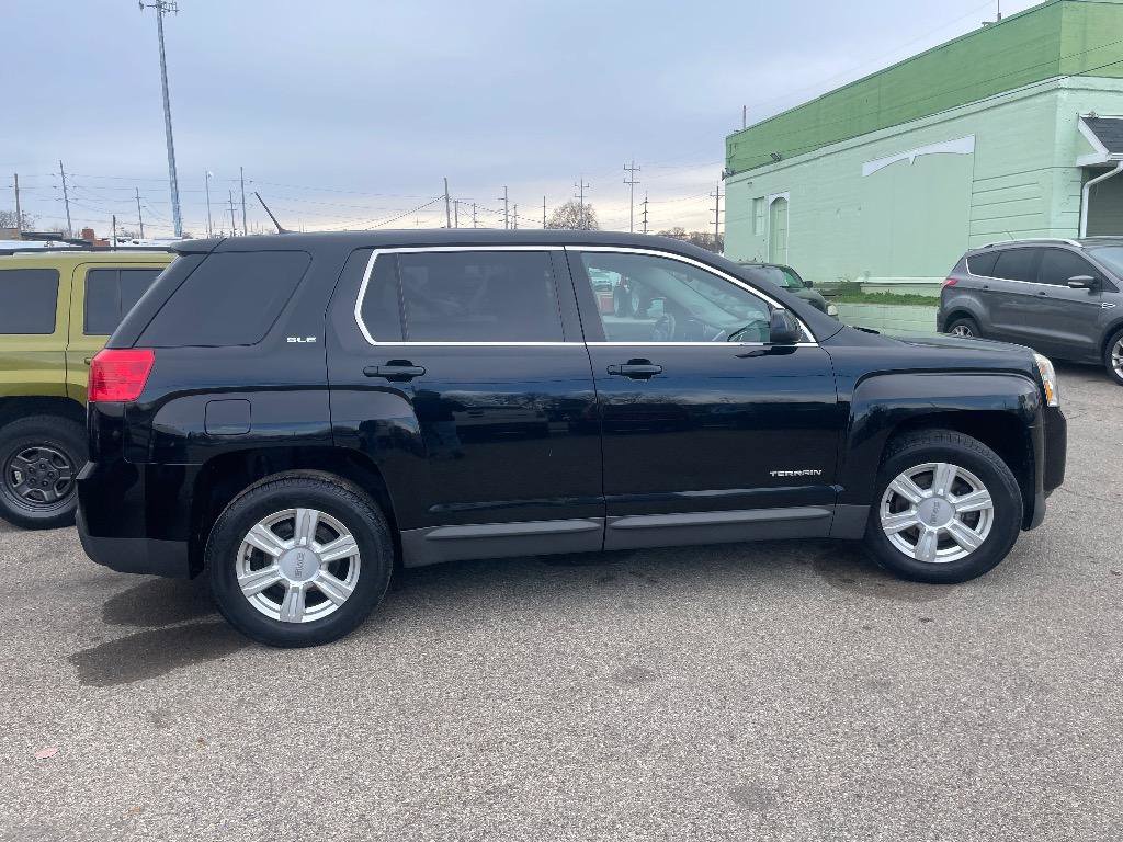 Used 2014 GMC Terrain SLE image 2