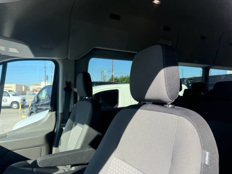 Used 2024 Ford Transit 350 XLT image 17