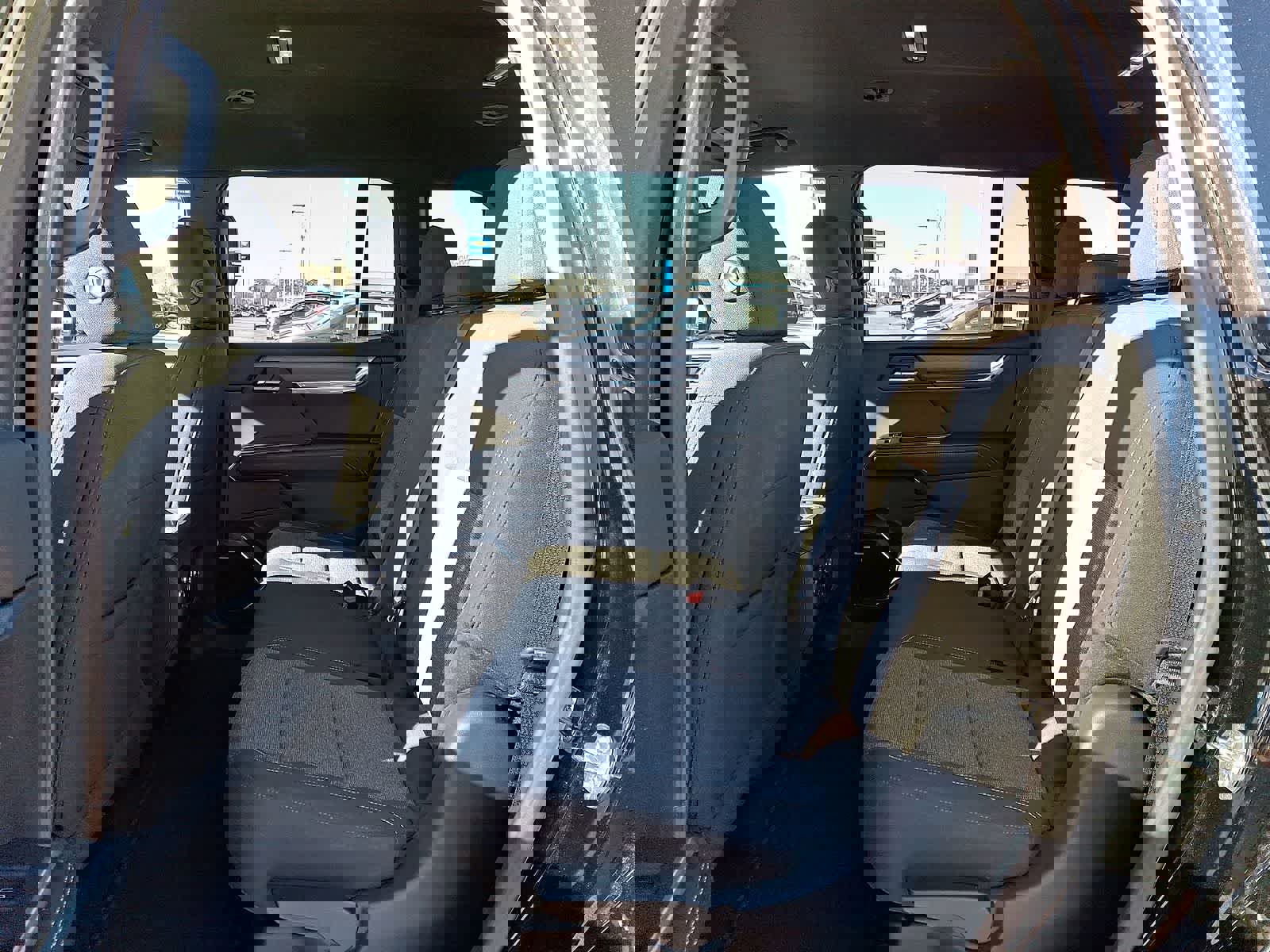 Used 2025 GMC Acadia Elevation image 31