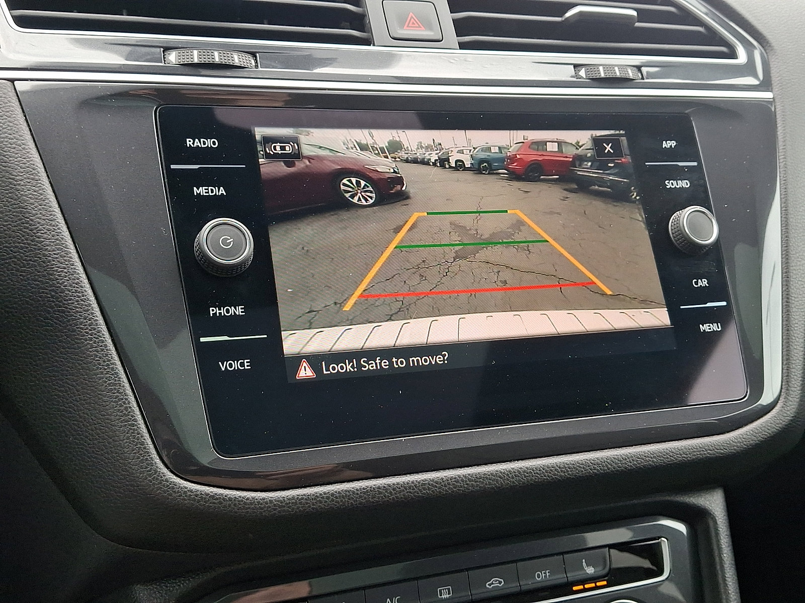 Certified 2024 Volkswagen Tiguan Wolfsburg Edition AWD/4WD image 18