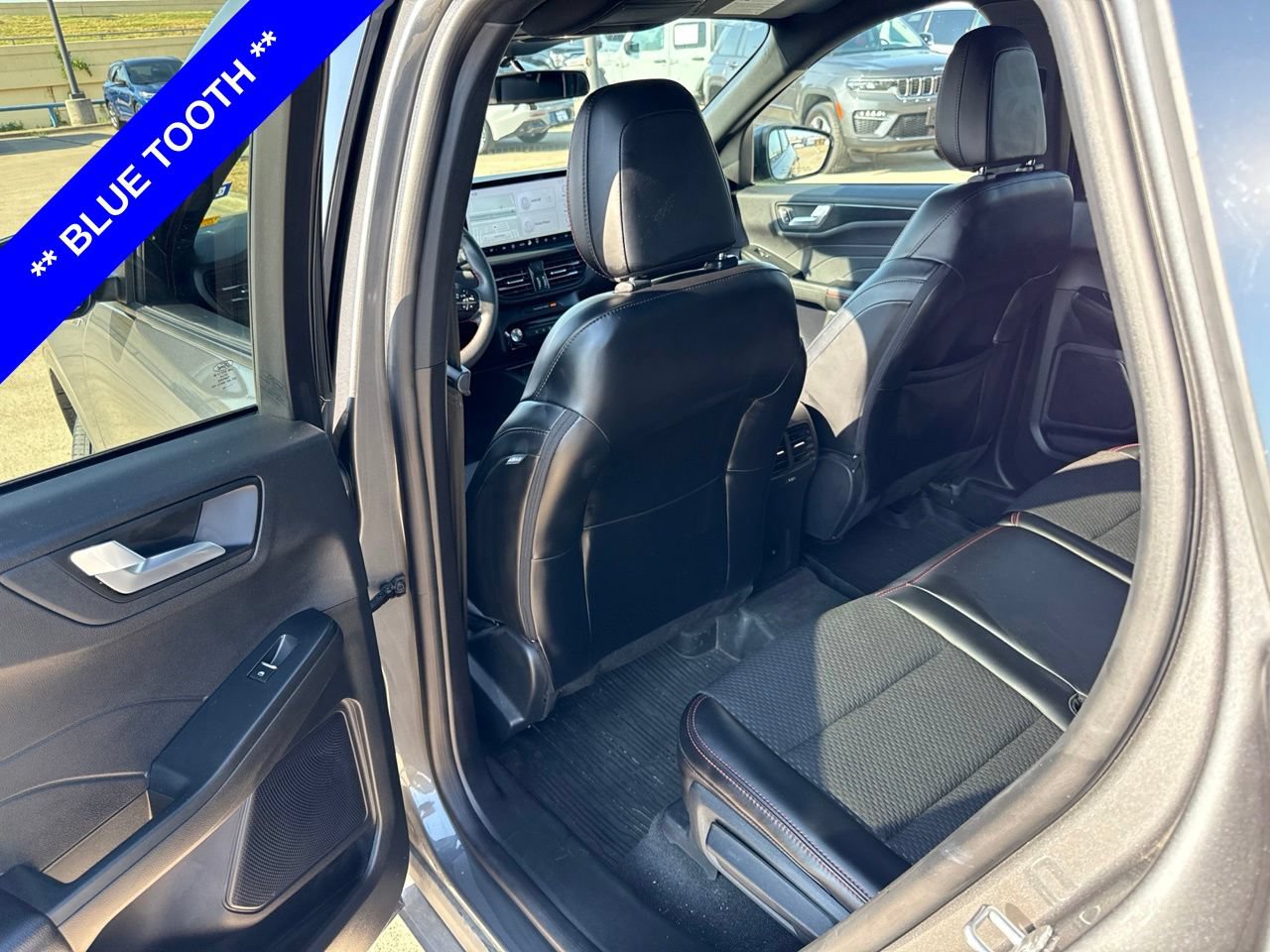 Used 2024 Ford Escape ST-Line w/ Tech Pack #1 FWD image 7