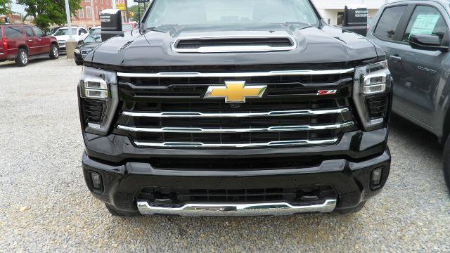 New 2026 Chevrolet Silverado 2500 LT w/ Z71 Chrome Sport Edition AWD/4WD image 3