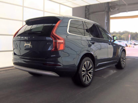 Used 2022 Volvo XC90 T5 Momentum w/ Climate Package FWD image 2