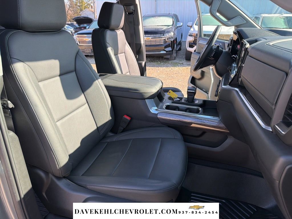 Used 2025 Chevrolet Silverado 1500 LTZ w/ LTZ Premium Package image 24