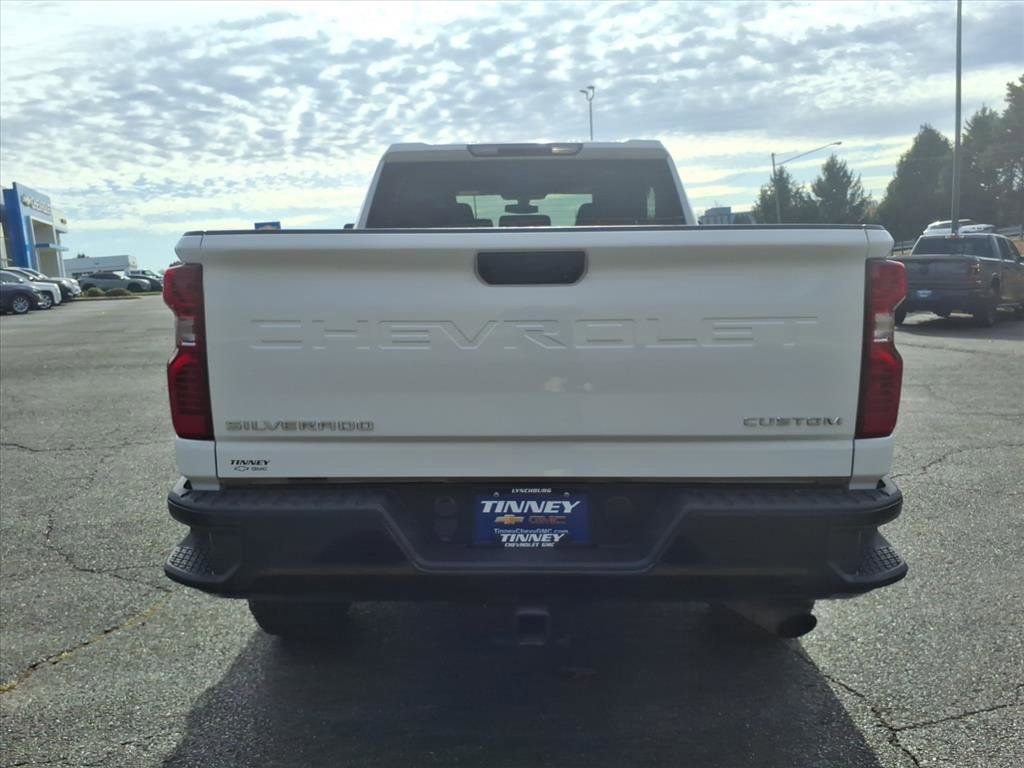Used 2023 Chevrolet Silverado 2500 Custom w/ Custom Convenience Package image 4