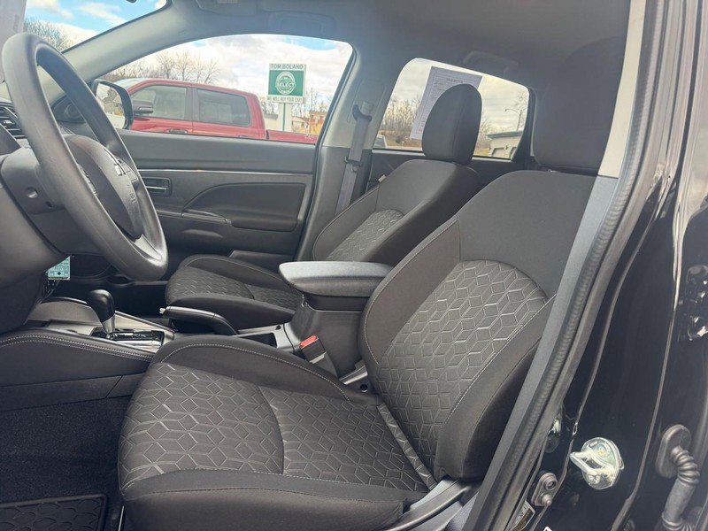 Used 2025 Mitsubishi Outlander Sport AWD image 10