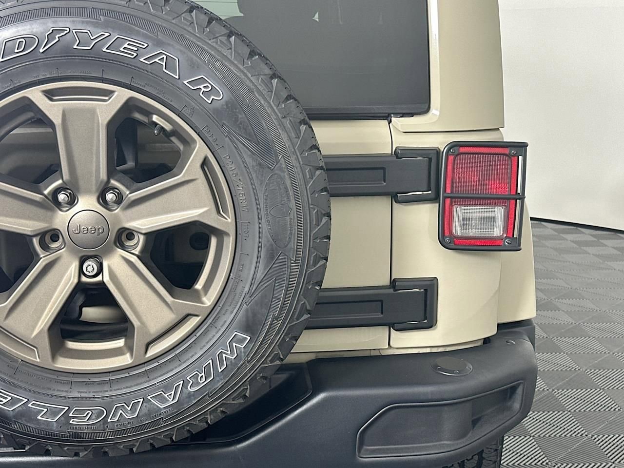 Used 2018 Jeep Wrangler Unlimited Sport image 14