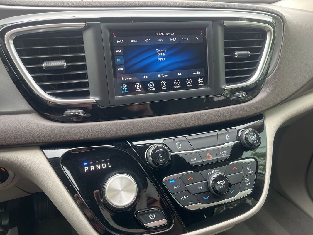 Used 2020 Chrysler Voyager LX w/ Cold Weather Group image 25