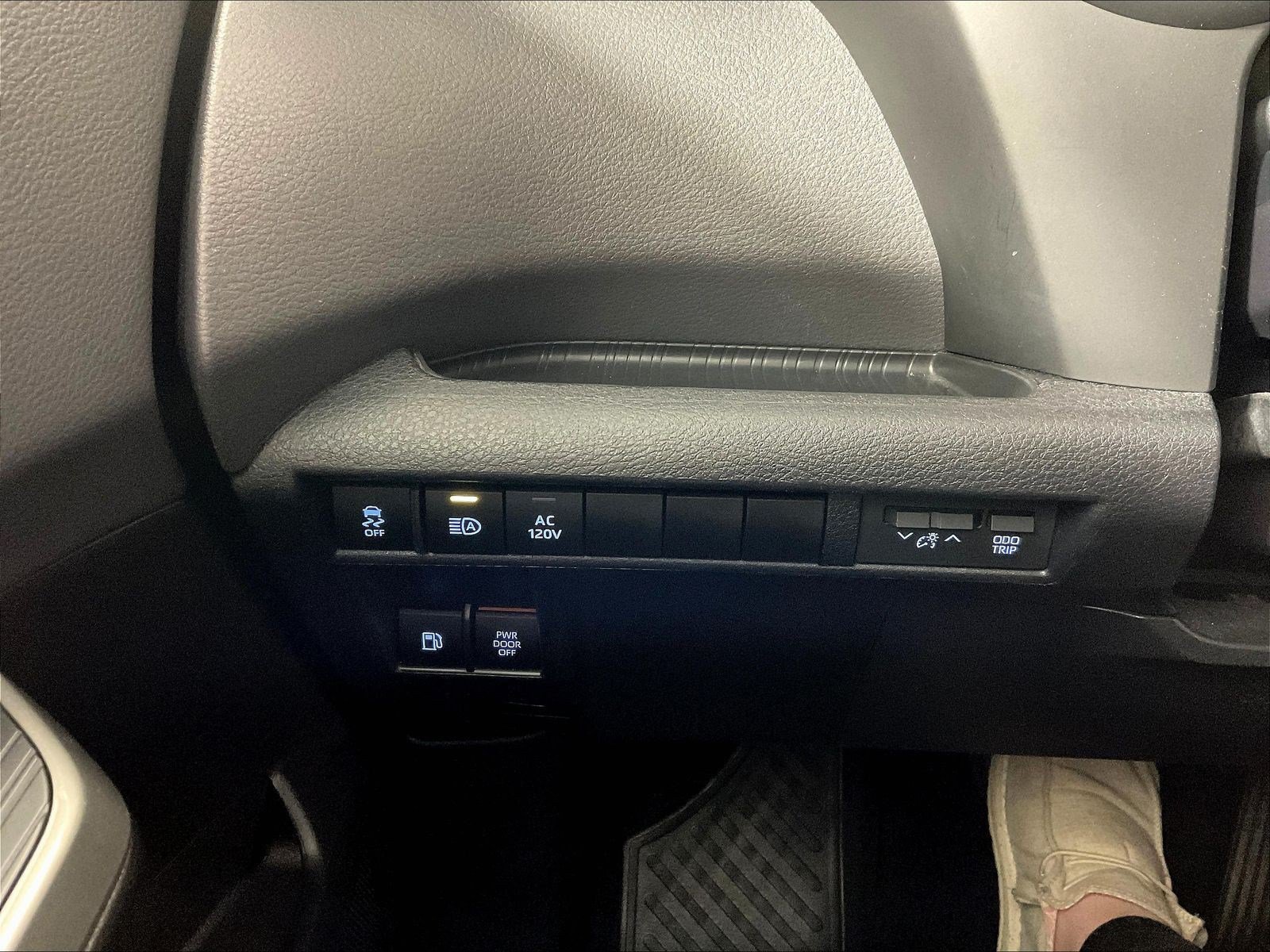 Used 2022 Toyota Sienna XSE w/ XSE Plus Package AWD/4WD image 15