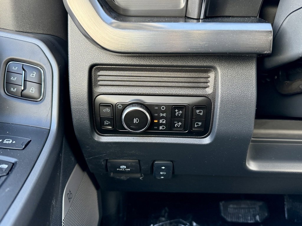 New 2025 Ford F250 Lariat w/ Chrome Package image 26