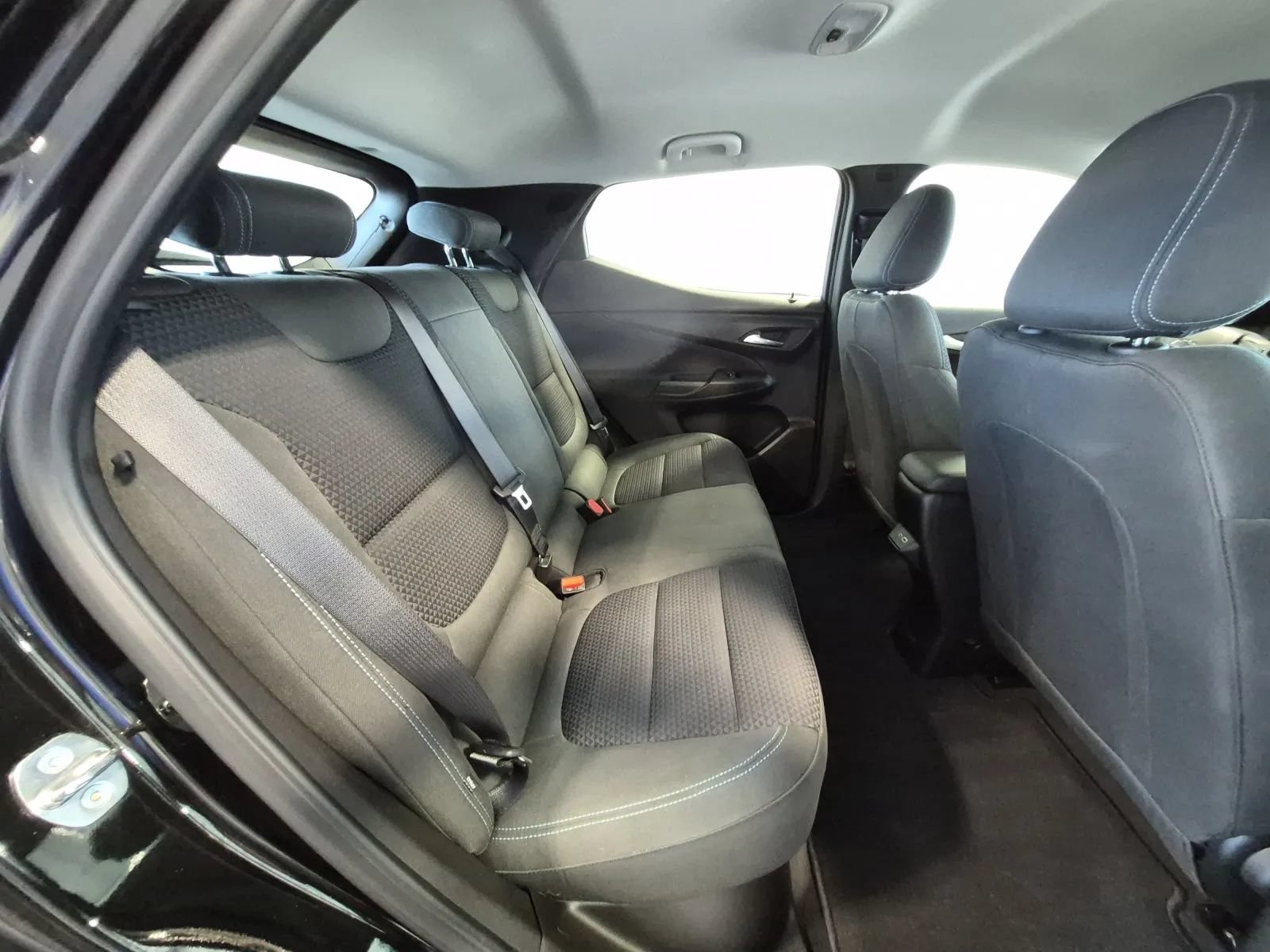 Used 2023 Chevrolet Bolt EUV LT w/ Comfort Package FWD image 17